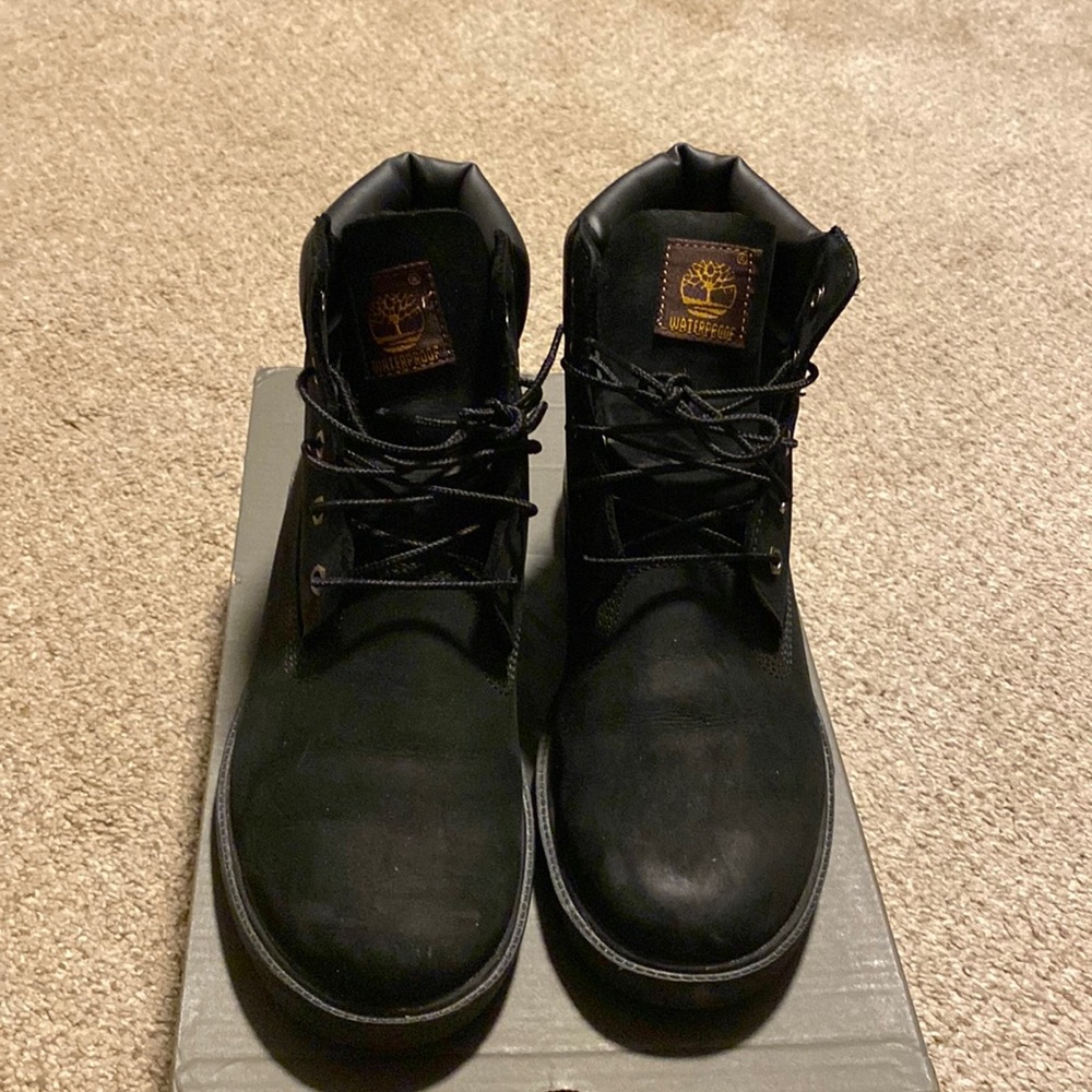 Juniors sz 7 black timberland boots